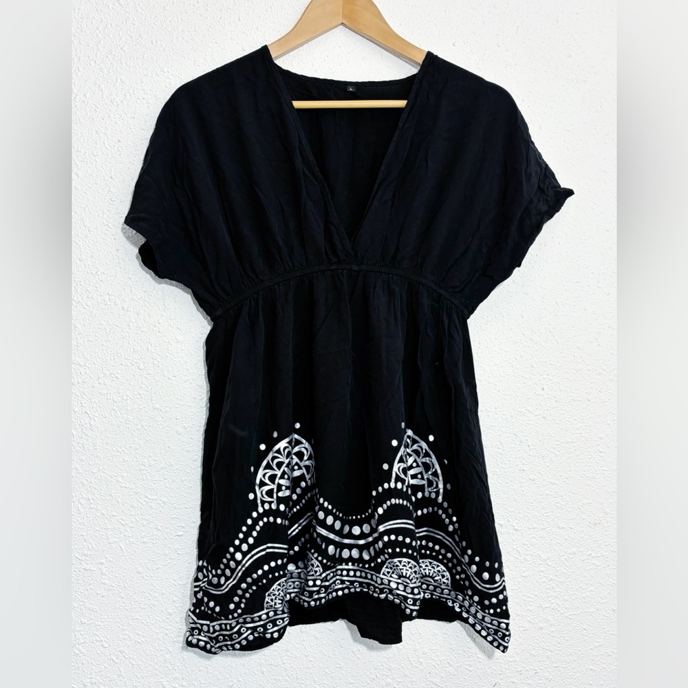 Black and Silver Women's Short Sleeve Cover up Size Large